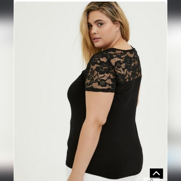 Torrid - Lace inset lattice v-neck tee. Size 2 - Picture 2 of 6